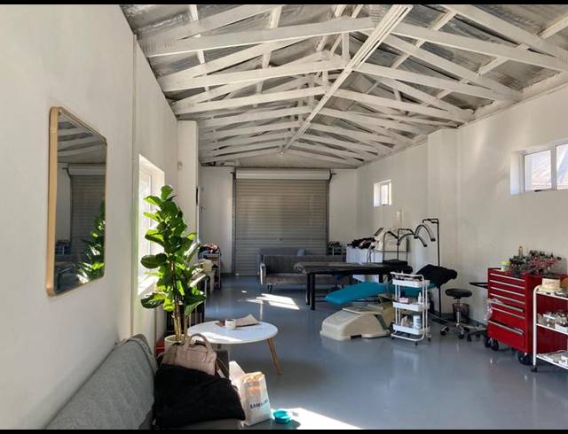 BUSINESS PROPERTY TO RENT IN WALMER